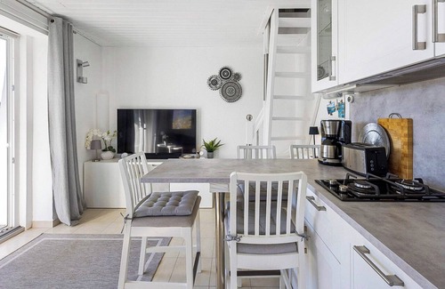Cannobio House | Detached 3-bedroom house with saltwater pool, terrace, garden and balcony