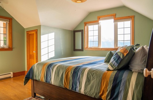 Palmer House | Detached Apartment w/hot-tub & Sauna view overlooking Valley
