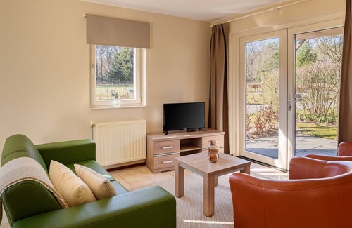 Hoeven House | Detached bungalow for 14 persons