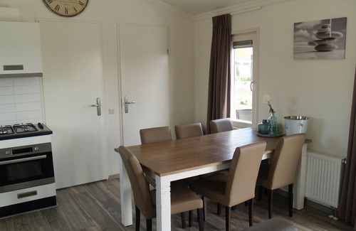 IJhorst House | Detached chalet with 3 bedrooms, 1 bathroom and a dishwasher