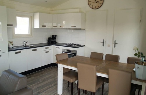 IJhorst House | Detached chalet with 3 bedrooms, 1 bathroom and a dishwasher