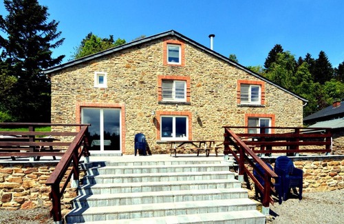 Trou de Bra House | Detached characteristic holiday farmhouse with spacious terrace in the Ardennes