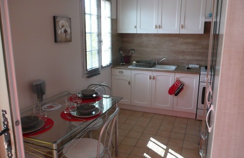 Le Chateau-d'Oleron House | Detached cottage and outdoor space, Wifi, direct access to bicycle path