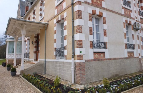 Neuvy-sur-Barangeon Apartment | detached cottage in the castle in Sologne (18)