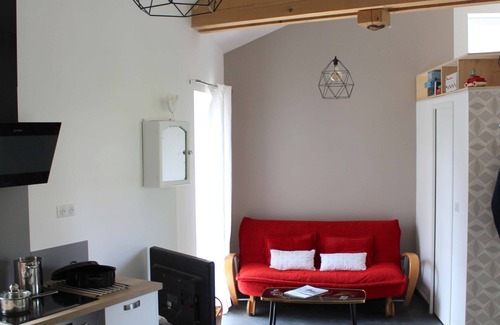 Chatel-sur-Moselle House | Detached house 1 bedroom, 1 bathroom, large enclosed garden and terrace