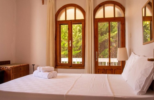 Ildır Koyu Villa | Detached House with Garden in Cesme