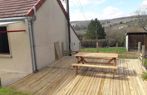 Charteves House | Detached house with private garden