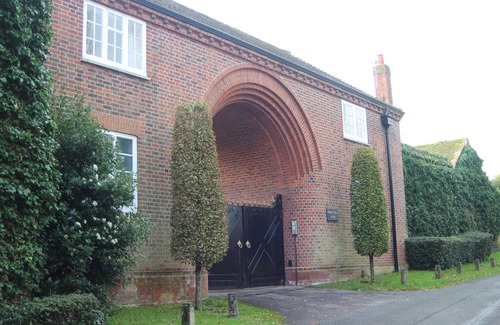 Runnymede Cottage | Detached Luxury Gatehouse in rural surroundings on a small country estate