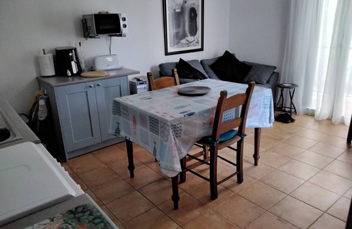 Drapanos Villa | Detached traditional 2 bedroom villa sleeps 4/5 Free WiFi