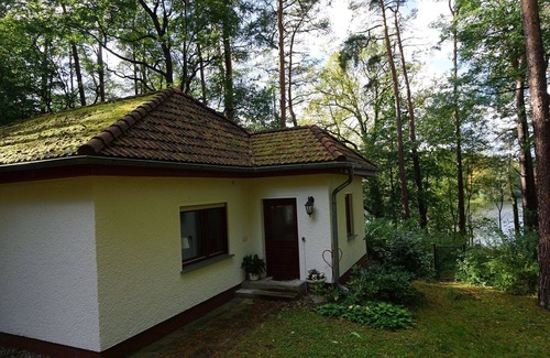 Waldsieversdorf House | Detached vacation home (4+1 pers.): Fireplace*jetty*terrace*forest*lake access*fenced