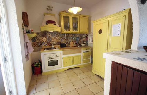 Eden Rock House | Detached vacation home with sea views and close to the beach in a large garden