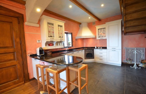 Lucinasco House | Detached vacation villa with sunny garden, panoramic pool and Jacuzzi