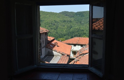 Bagni di Lucca House | detached Village House near historic spa town,own pool, WiFi, 40 mins from beach