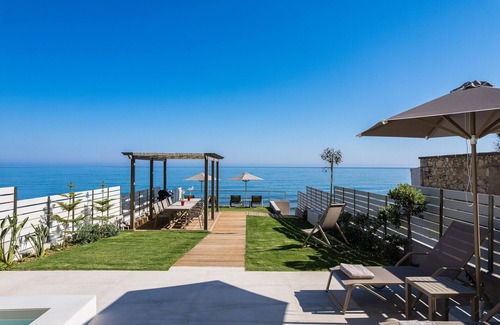 Rethymno Villa | Deux Paradis, a BeachFront Retreat with Private Pool & walking distance to all