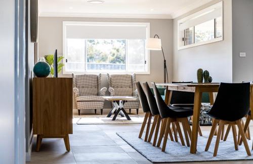 Central Mudgee House | Devan House - An Entertainers' Retreat Close to Town