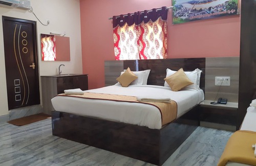 Srikalahasti Hotel | Devansh Bhanu Residency DBR