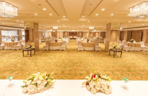 South West Hotel | Deventure Sarovar Portico Kapashera, New Delhi