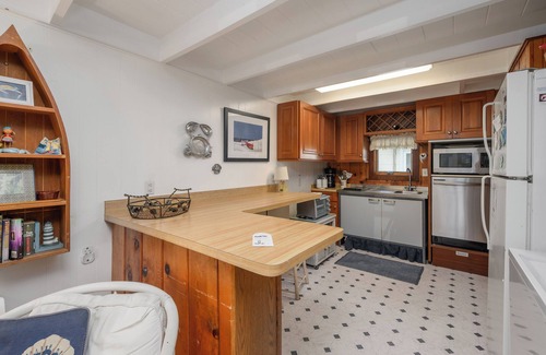 Rehoboth by the Sea Condo | Dewey Beach Pet Friendly Cottage