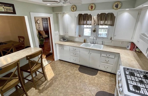 Farmington House | Dewey Cottage - Central to All of SEMO Adventures