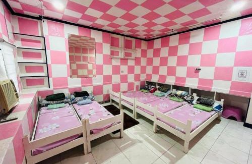 Butuan House | Deyo Guest House Room Pink