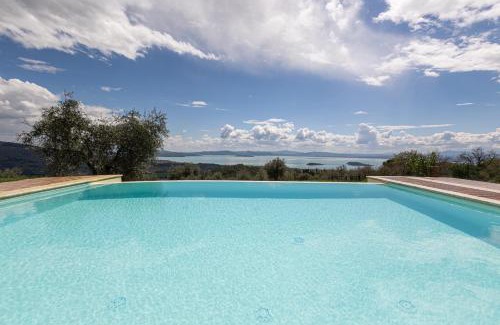 Tuoro sul Trasimeno House | Di Colle In Colle - Country House with Private Pool