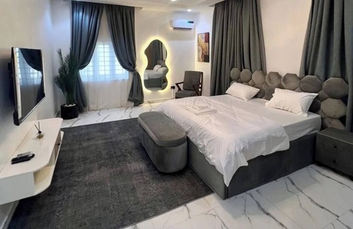 Alimosho Hotel | Diamond Hotel and Suites