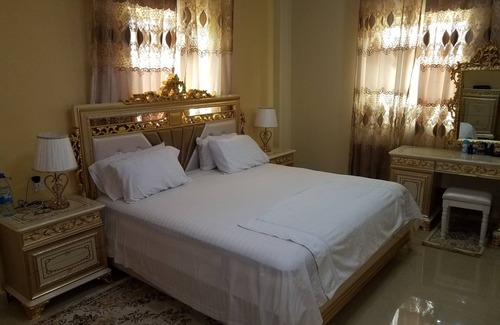 Hargeysa Hotel | Diamond Hotel Hargeisa hasa full Restaurant open 24/7. All staff speaks English.