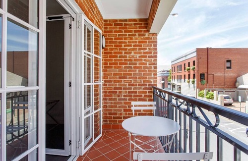 Fremantle Apartment | Diamonds by the dock is located in the absolute heart of Fremantle