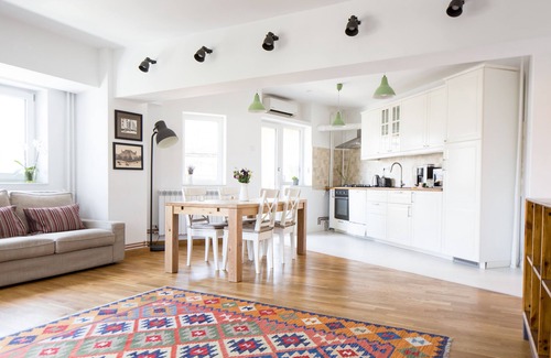 Bucharest City-Centre Apartment | Diana's flat No 1 Bucharest - near Old City
