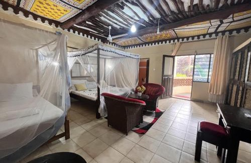 Galu House | Diani Beach Luxury Retreat with 5 Bedrooms