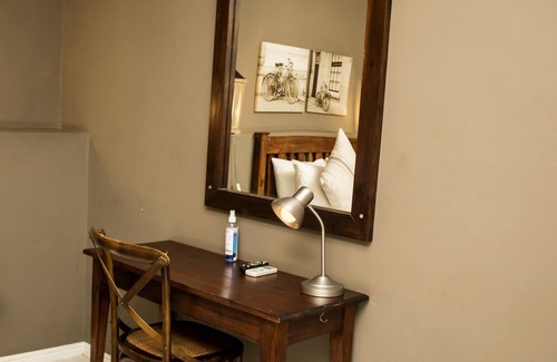 Beaufort West House | Die Herehuis Guesthouse