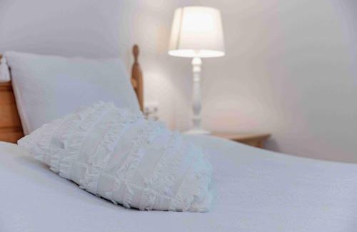 Weissensee Apartment | die weisse Wand