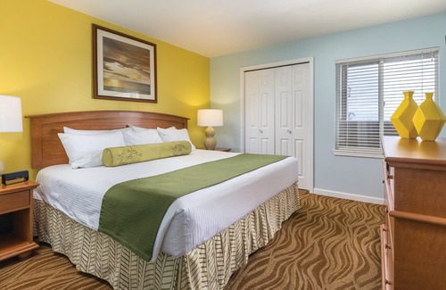 Ocean Shores Resort | Dig your toes in the sand and throw yourself into the wind!