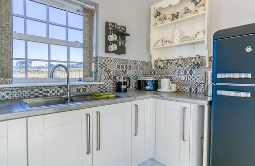 Dinas Cottage | Dihangfa - sleeps 6 guests in 3 bedrooms