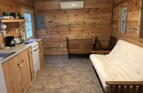 Alburg House | Dillenbeck Bay Cabins-Suite 3