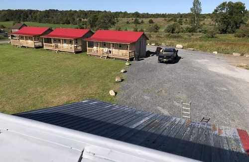 Alburg House | Dillenbeck Bay Cabins-Suite 3