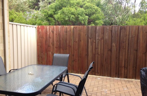 Collingwood Park Apartment | Dillon 7