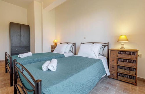 Argyrades Apartment | Dimitra's South House