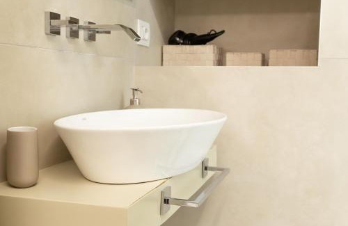 Porta Garibaldi Apartment | Dimora Garibaldi - Bright and Quiet Nest - Milano