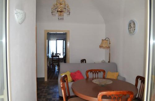 Sant'Ambrogio Apartment | Dimora Rosetta - Appartamento panoramico a pochi minuti dalla spiaggia