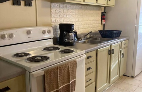 Oneonta Apartment | Dino Den - Charming 1-bedroom apartment in Oneonta with WiFi, AC