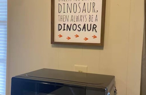 Oneonta Apartment | Dino Den - Charming 1-bedroom apartment in Oneonta with WiFi, AC