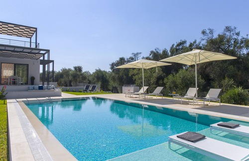 Dafnata Villa | Dione, Modern Private Villa With Swimming Pool
