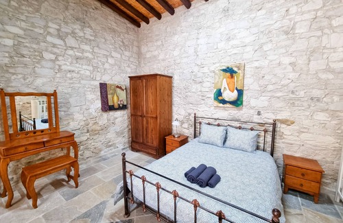 Skarinou Apartment | Dionysus Vineyard Studio