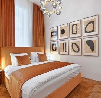 Wahring Apartment | Diplomatic district apartment, 6 stops to center