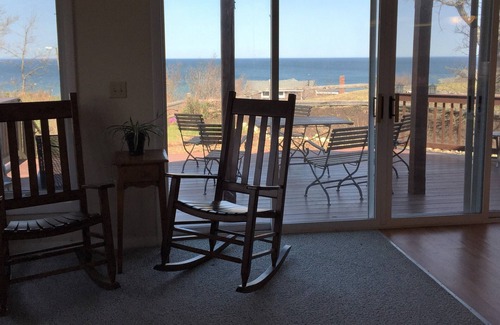 Cedar Bushes House | Direct access to the beach!