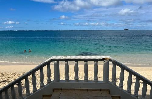 Grand Case Apartment | Direct Beach Access, Modern Stay with Hill View