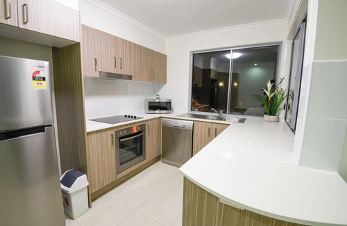 Mountain Creek Apartment | Direct Collective - Breeze on Brightwater