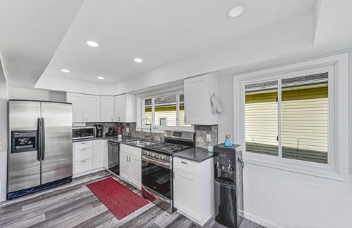 Syracuse House | ⚓️Direct lake view with available Tritoon boat rental