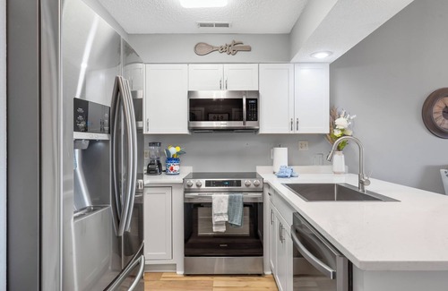 Indian Point Condo | Direct Lakefront Condo, sleeps up to 4, Resort Perks and Ticket Deals!